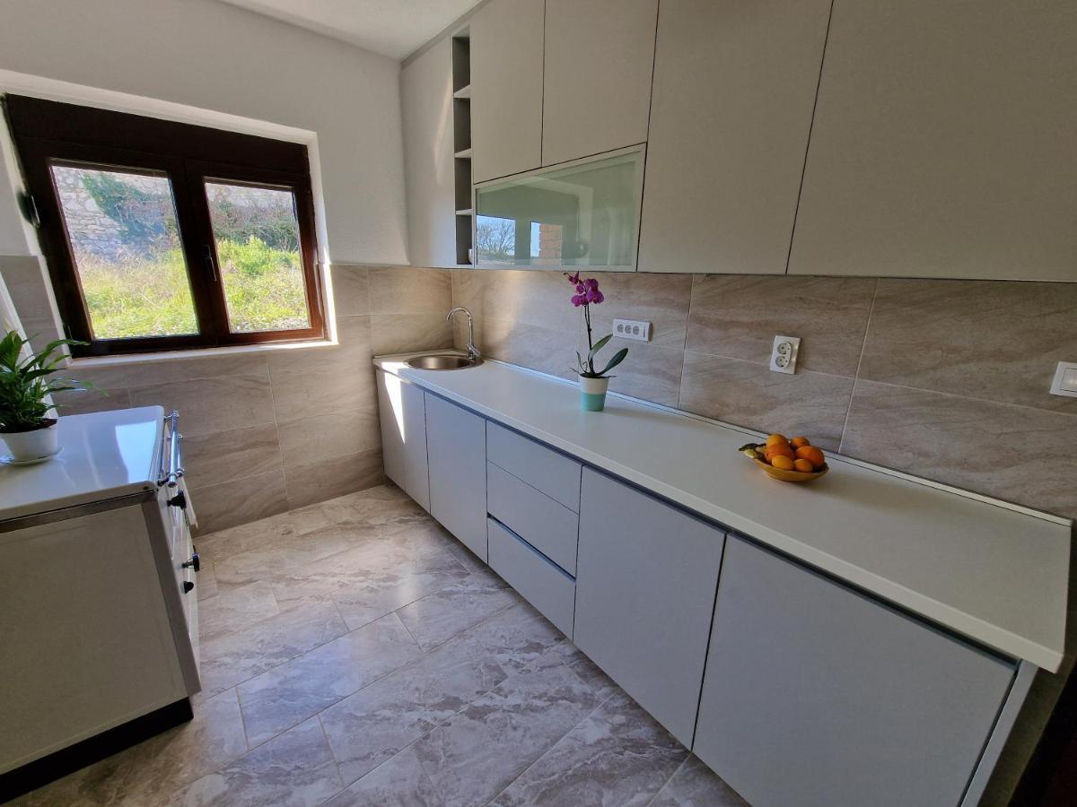 Apartment Dragovic Ulcinj Bagian luar foto