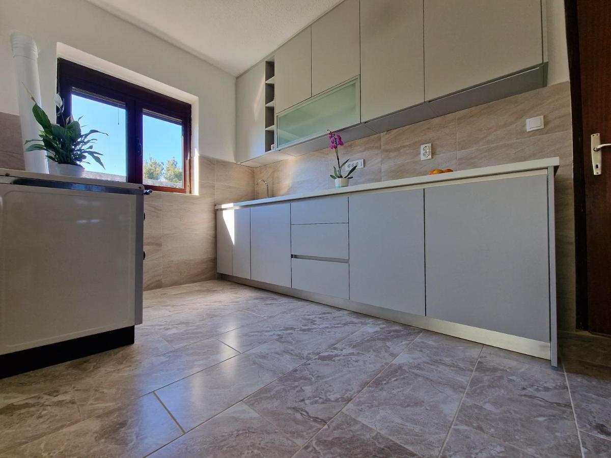 Apartment Dragovic Ulcinj Bagian luar foto